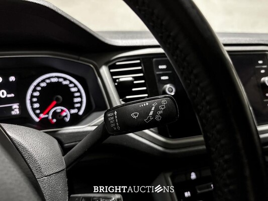 Volkswagen T-Roc 1.0 TSI Style Business 116hp 2020 (Original-NL), H-006-NL

