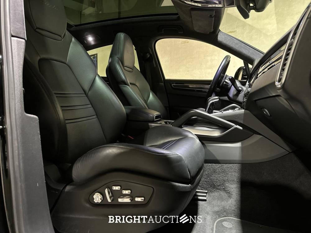 Porsche Cayenne Coupe Turbo 4.0 V8 549hp 2019, J-757-HF