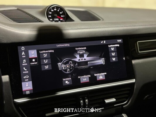 Porsche Cayenne Coupe Turbo 4.0 V8 549hp 2019, J-757-HF