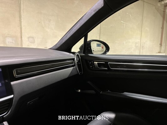 Porsche Cayenne Coupe Turbo 4.0 V8 549hp 2019, J-757-HF