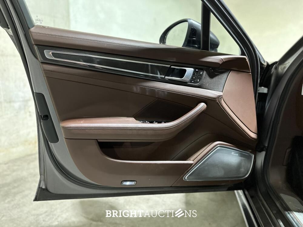 Porsche Panamera Sport Turismo 4 E-Hybrid 2.9 V6 462hp 2018 (Original-NL), RR-070-R