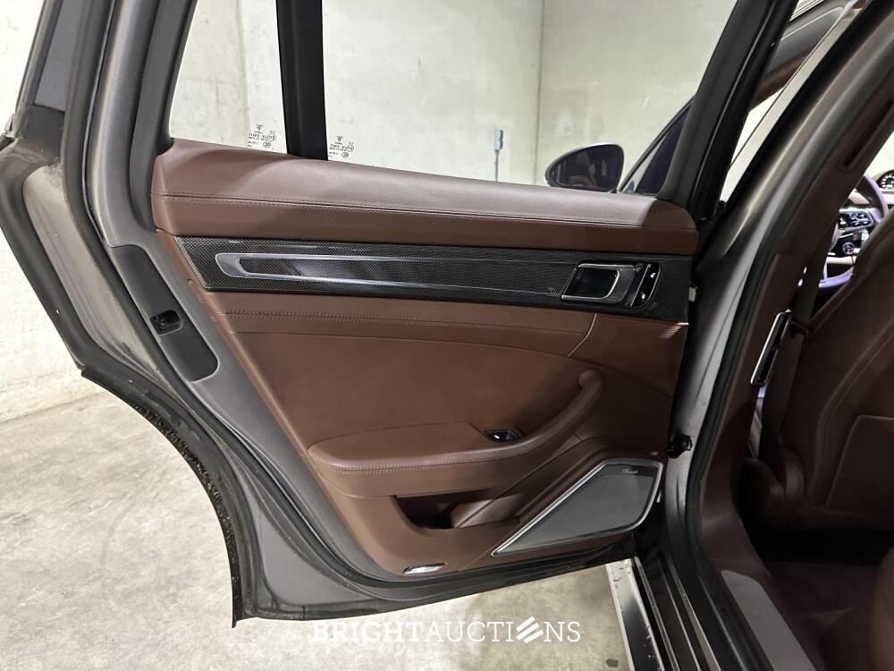 Porsche Panamera Sport Turismo 4 E-Hybrid 2.9 V6 462hp 2018 (Original-NL), RR-070-R