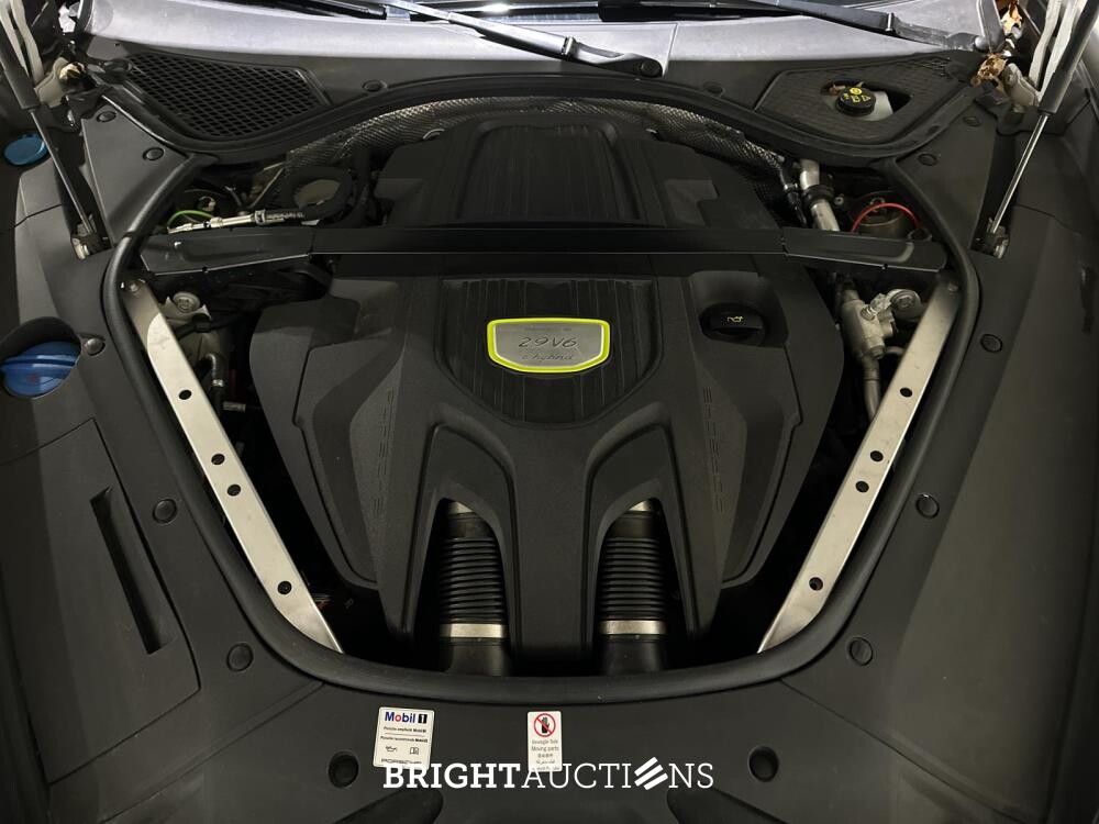 Porsche Panamera Sport Turismo 4 E-Hybrid 2.9 V6 462hp 2018 (Original-NL), RR-070-R