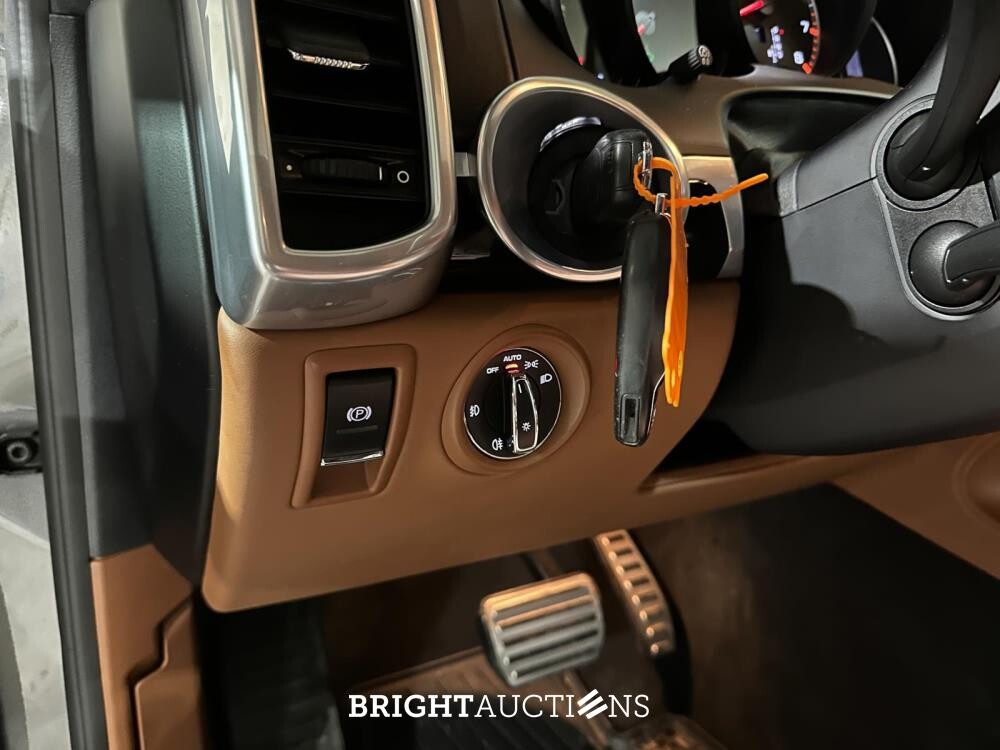 Porsche Cayenne Turbo 4.8 V8 520hp 2017 Sport-Chrono