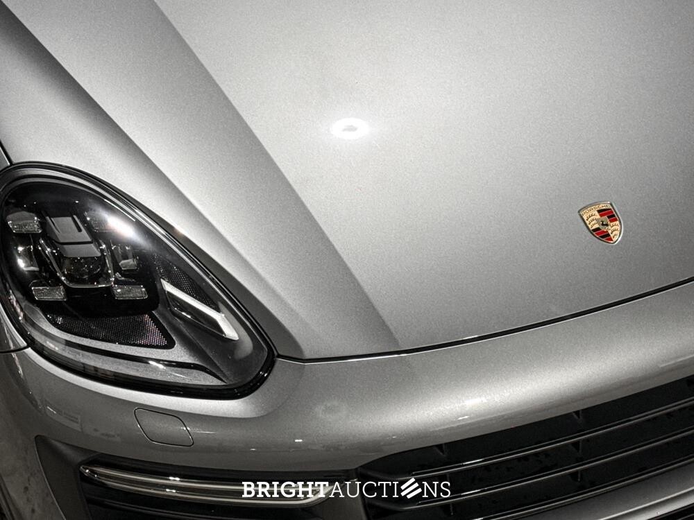 Porsche Cayenne Turbo 4.8 V8 520hp 2017 Sport-Chrono