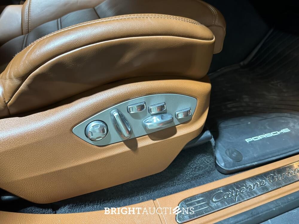 Porsche Cayenne Turbo 4.8 V8 520hp 2017 Sport-Chrono