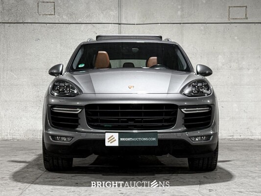 Porsche Cayenne Turbo 4.8 V8 520hp 2017 Sport-Chrono