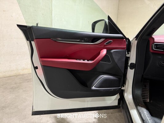 Maserati Levante 3.0 V6 D AWD 275hp 2017 (Original-NL), ND-376-K