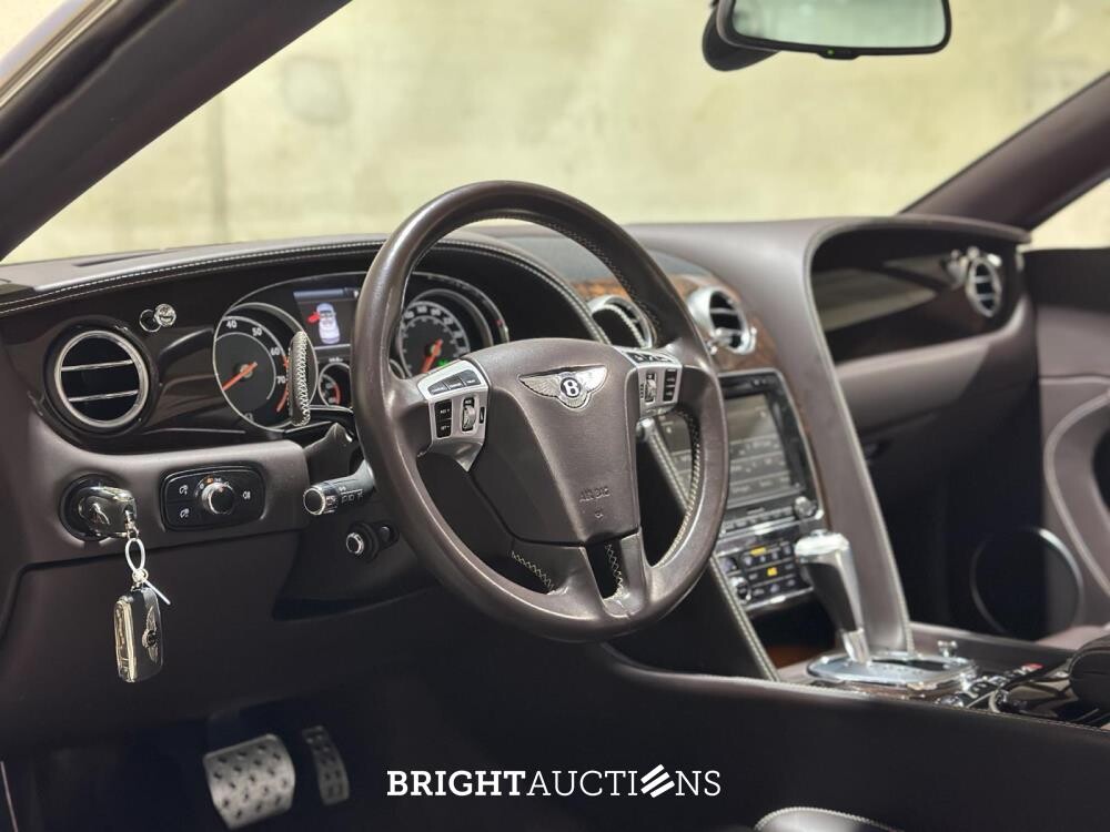 Bentley Continental GTC 4.0 V8 507hp 2013