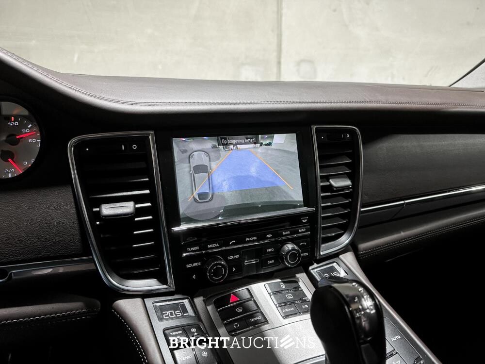 Porsche Panamera 3.6 V6 4WD 300hp 2012, G-397-TZ