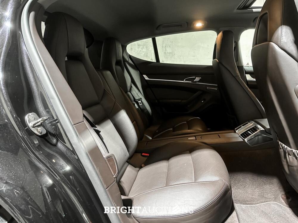 Porsche Panamera 3.6 V6 4WD 300hp 2012, G-397-TZ