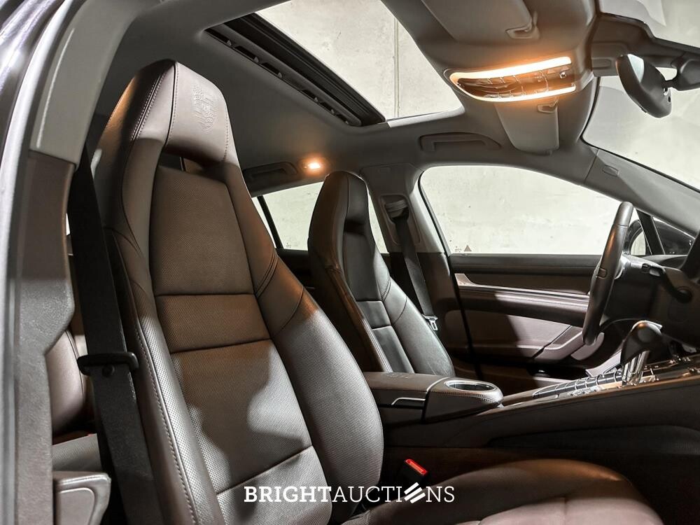 Porsche Panamera 3.6 V6 4WD 300hp 2012, G-397-TZ