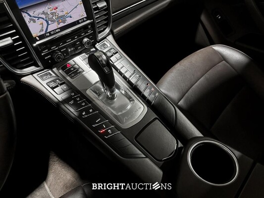Porsche Panamera 3.6 V6 4WD 300hp 2012, G-397-TZ