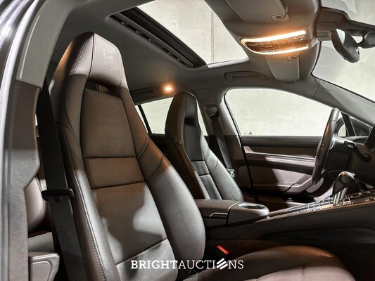 Porsche Panamera 3.6 V6 4WD 300hp 2012, G-397-TZ
