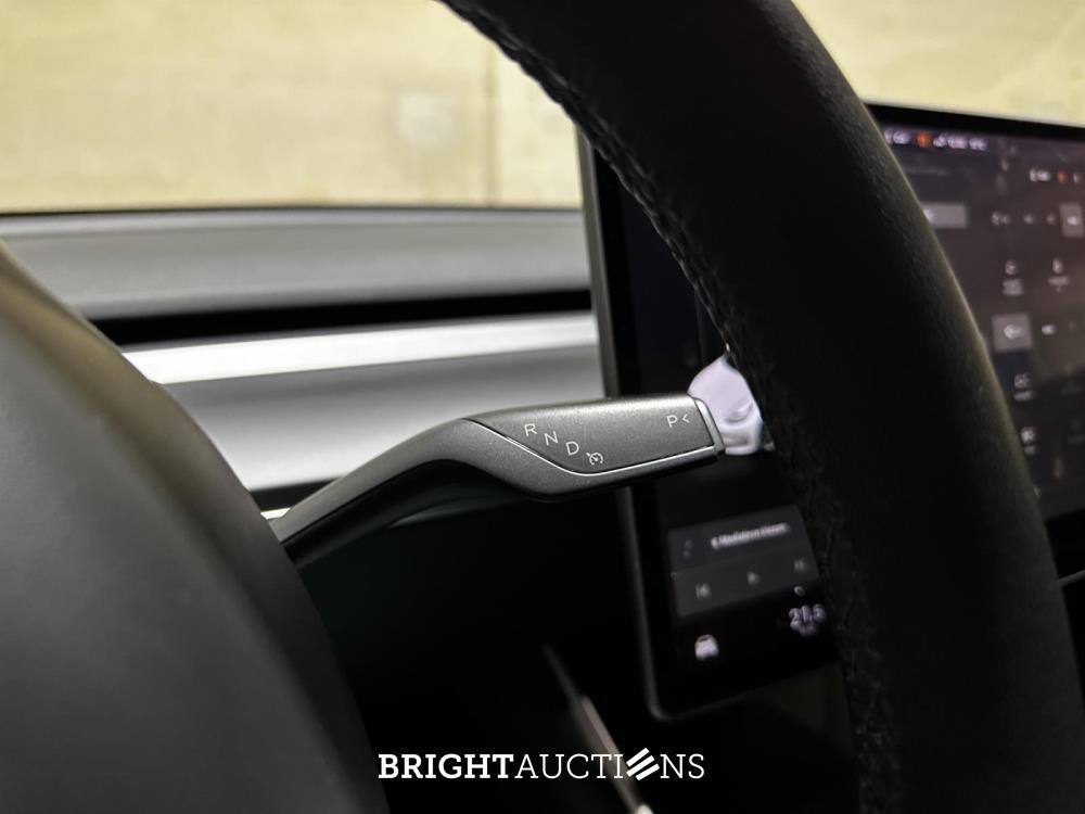 Tesla Model 3 Standard RWD Plus 60 kWh 238pk 2020 (Origineel-NL), J-064-LB