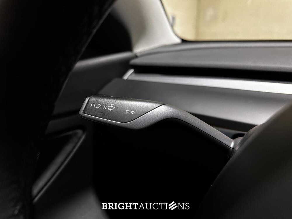 Tesla Model 3 Standard RWD Plus 60 kWh 238pk 2020 (Origineel-NL), J-064-LB