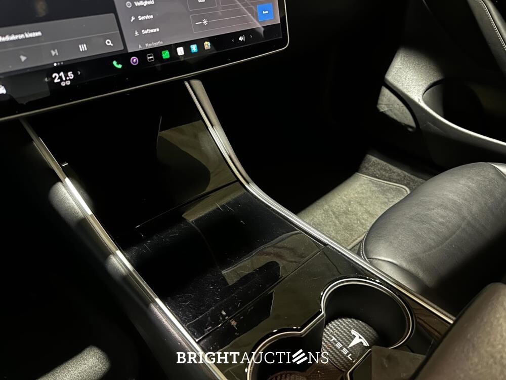 Tesla Model 3 Standard RWD Plus 60 kWh 238pk 2020 (Origineel-NL), J-064-LB