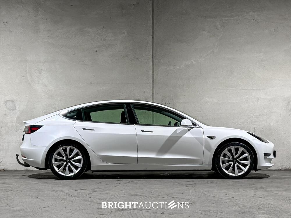 Tesla Model 3 Standard RWD Plus 60 kWh 238pk 2020 (Origineel-NL), J-064-LB