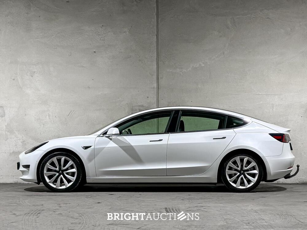 Tesla Model 3 Standard RWD Plus 60 kWh 238pk 2020 (Origineel-NL), J-064-LB
