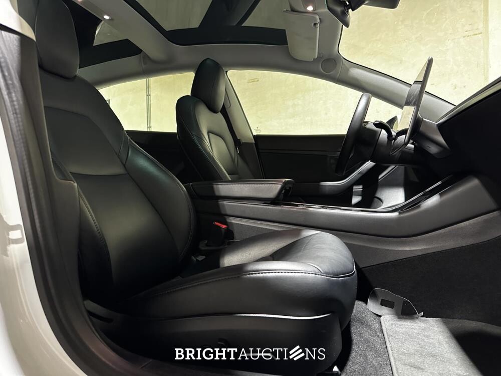 Tesla Model 3 Standard RWD Plus 60 kWh 238pk 2020 (Origineel-NL), J-064-LB