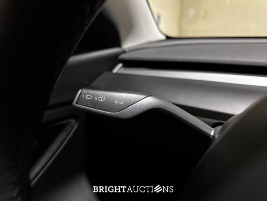 Tesla Model 3 Standard RWD Plus 60 kWh 238pk 2020 (Origineel-NL), J-064-LB