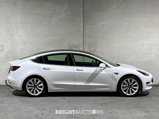 Tesla Model 3 Standard RWD Plus 60 kWh 238pk 2020 (Origineel-NL), J-064-LB