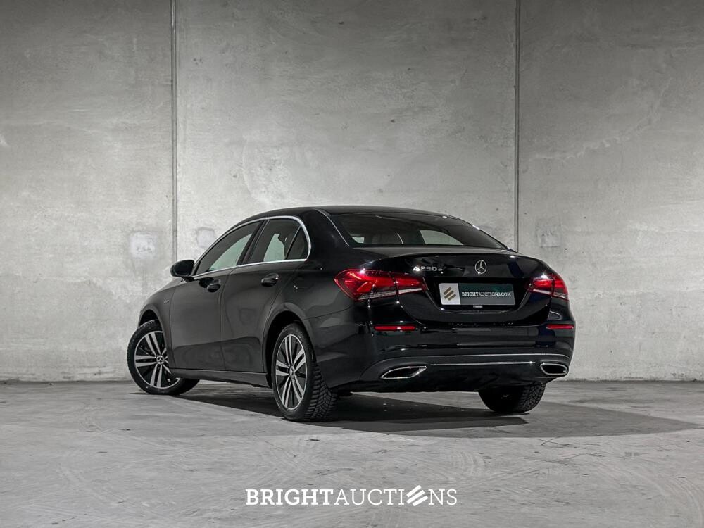 Mercedes-Benz A250 e Business Solution Luxury Limited 218pk 2020 (Origineel-NL + 1e Eigenaar) A-klasse, J-849-SG