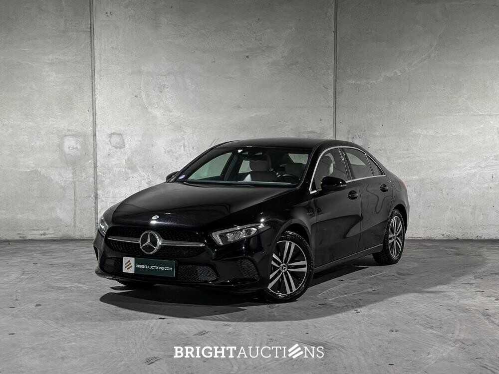 Mercedes-Benz A250 e Business Solution Luxury Limited 218pk 2020 (Origineel-NL + 1e Eigenaar) A-klasse, J-849-SG