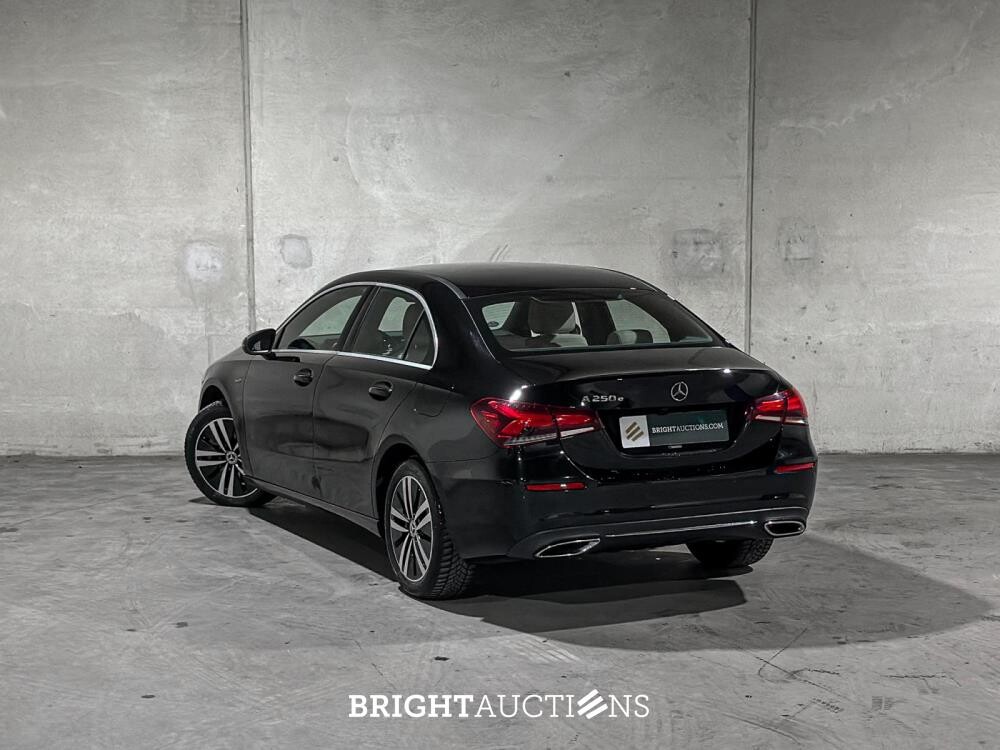 Mercedes-Benz A250 e Business Solution Luxury Limited 218pk 2020 (Origineel-NL + 1e Eigenaar) A-klasse, J-849-SG