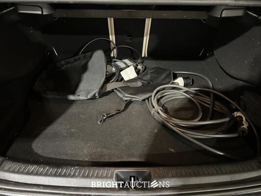 Mercedes-Benz A250 e Business Solution Luxury Limited 218pk 2020 (Origineel-NL + 1e Eigenaar) A-klasse, J-849-SG