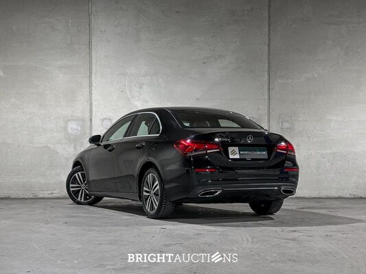 Mercedes-Benz A250 e Business Solution Luxury Limited 218pk 2020 (Origineel-NL + 1e Eigenaar) A-klasse, J-849-SG