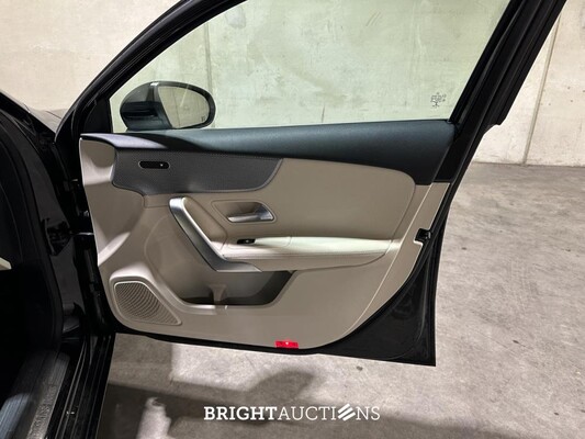 Mercedes-Benz A250 e Business Solution Luxury Limited 218pk 2020 (Origineel-NL + 1e Eigenaar) A-klasse, J-849-SG