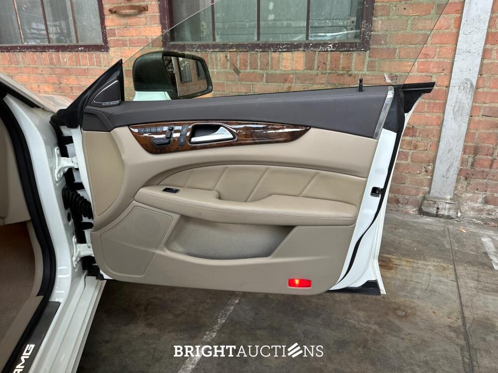 Mercedes-Benz CLS63 AMG 5.5 V8 525pk 2012 CLS-Klasse (53.000 KM)
