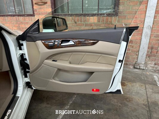 Mercedes-Benz CLS63 AMG 5.5 V8 525pk 2012 CLS-Klasse (53.000 KM)
