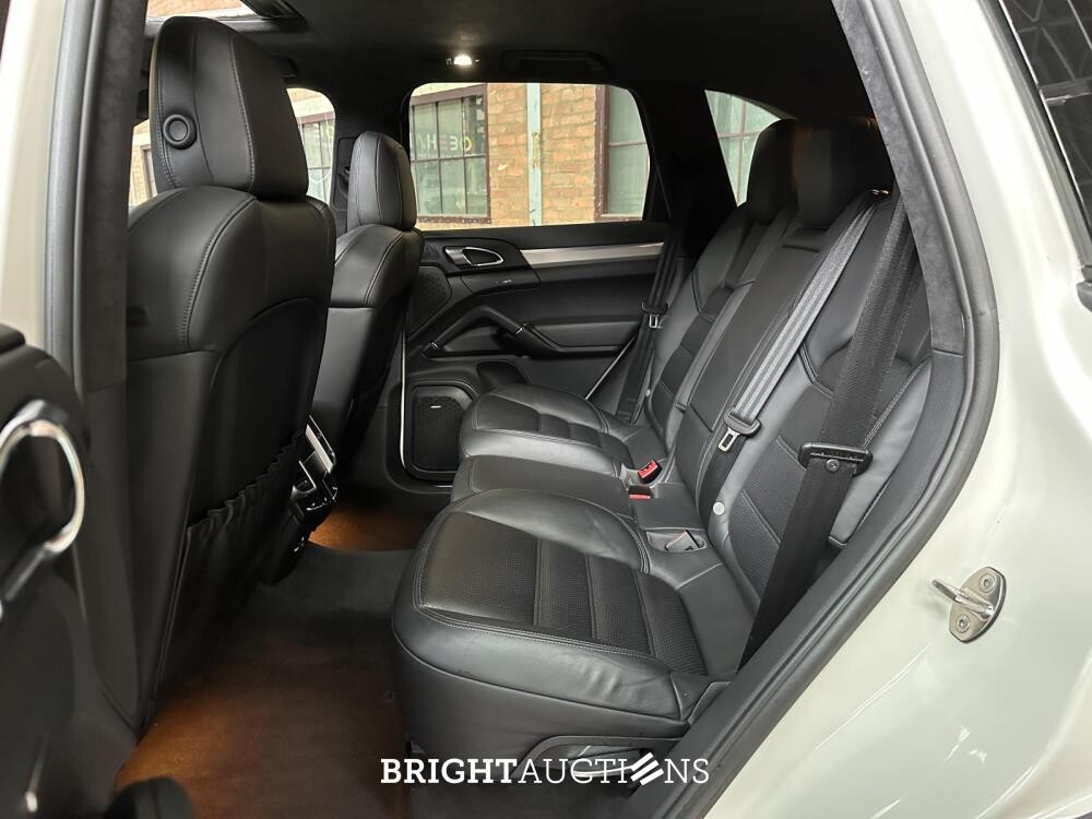 Porsche Cayenne Turbo 4.8 V8 500PK 2010 38.000KM!