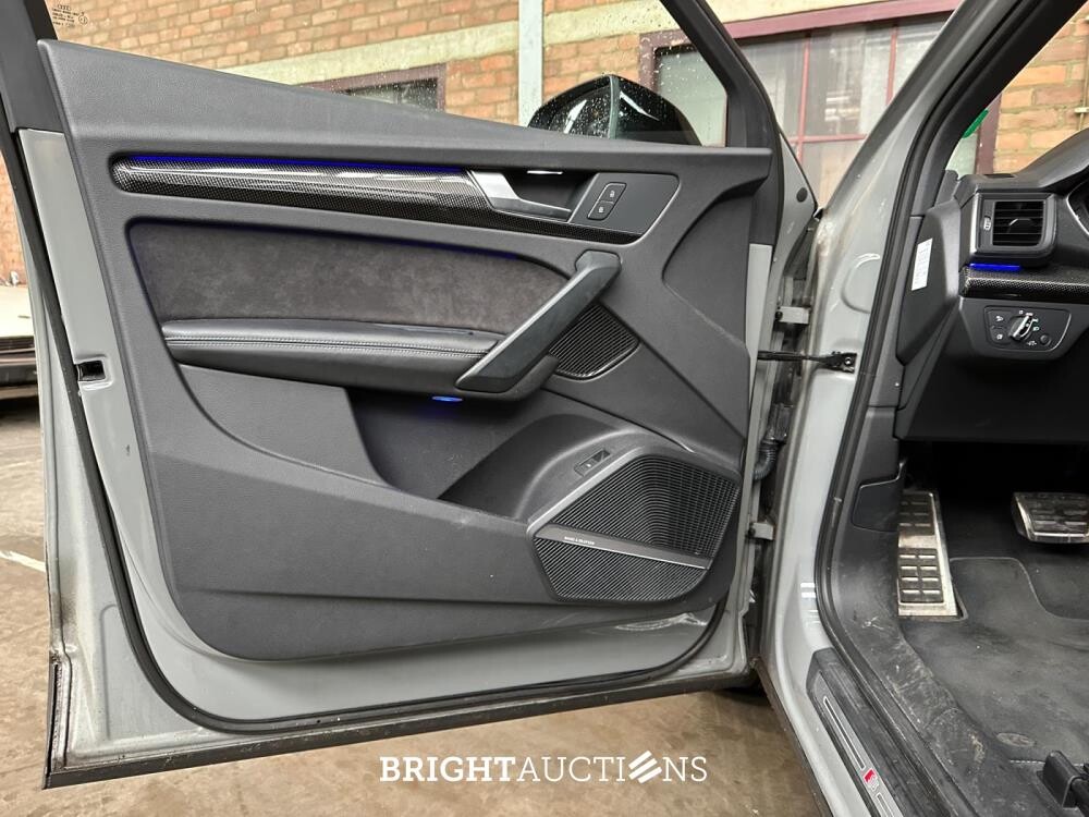 Audi Q5 2.0 TFSI Quattro Sport S Line Black Edition 252pk 2018 (Origineel-NL + 1e Eigenaar), TT-931-B