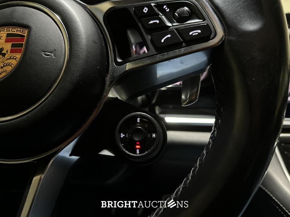 Porsche Panamera Sport Turismo  4 E-Hybrid 2.9 V6 462pk 2018, L-703-KR