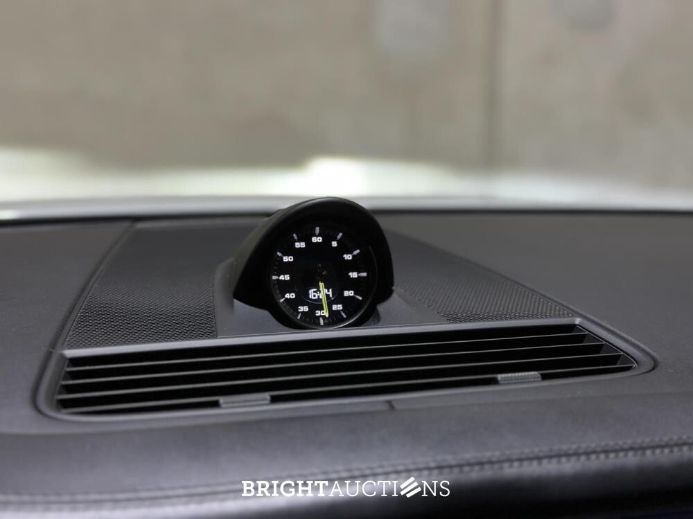 Porsche Panamera Sport Turismo  4 E-Hybrid 2.9 V6 462pk 2018, L-703-KR