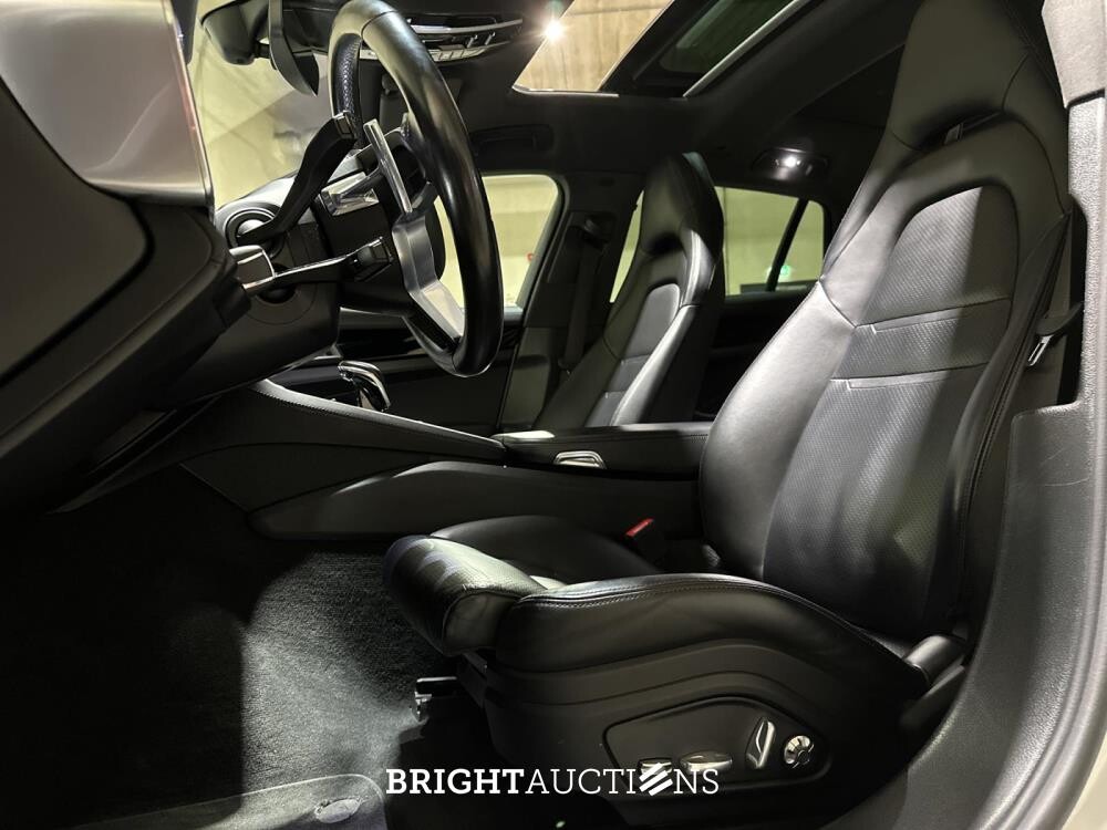 Porsche Panamera Sport Turismo  4 E-Hybrid 2.9 V6 462pk 2018, L-703-KR