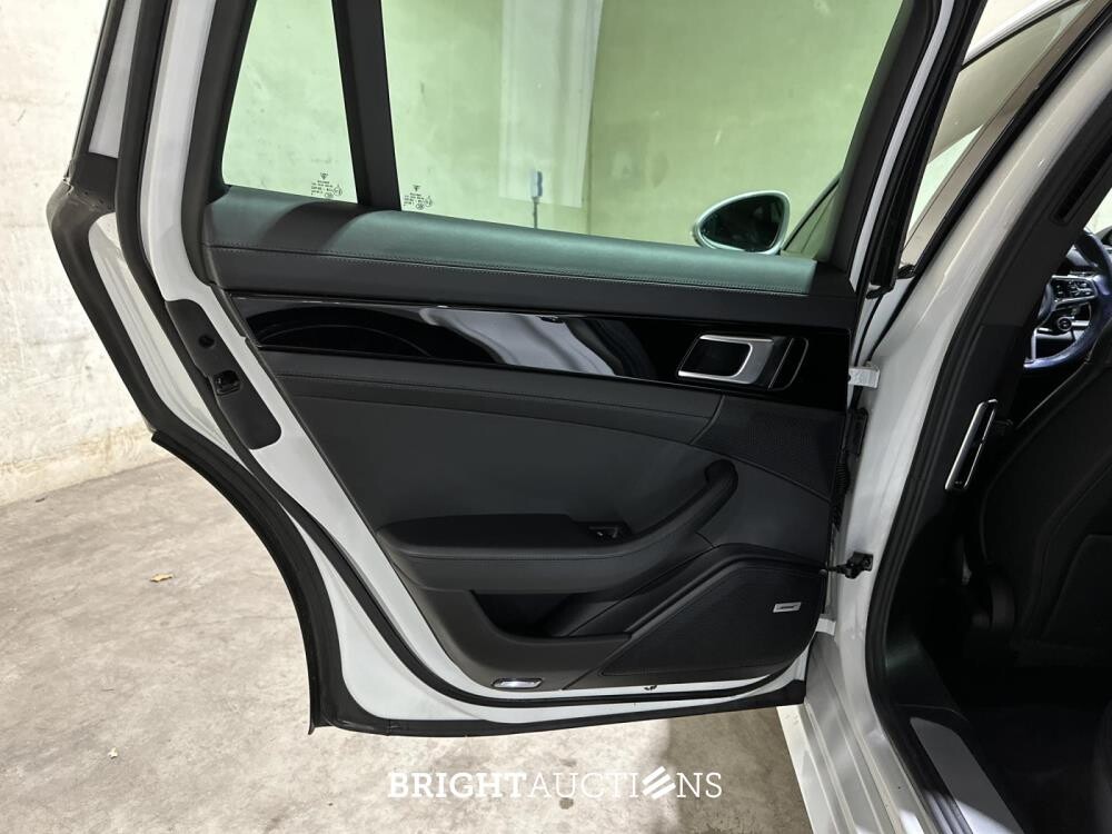 Porsche Panamera Sport Turismo  4 E-Hybrid 2.9 V6 462pk 2018, L-703-KR