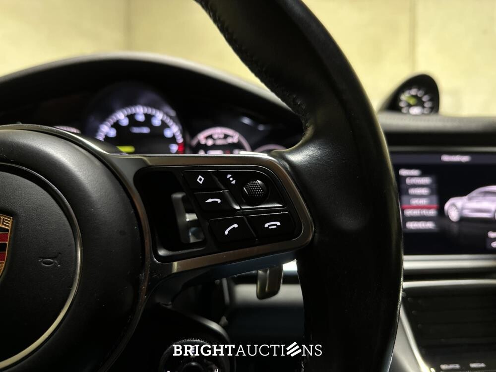 Porsche Panamera Sport Turismo  4 E-Hybrid 2.9 V6 462pk 2018, L-703-KR