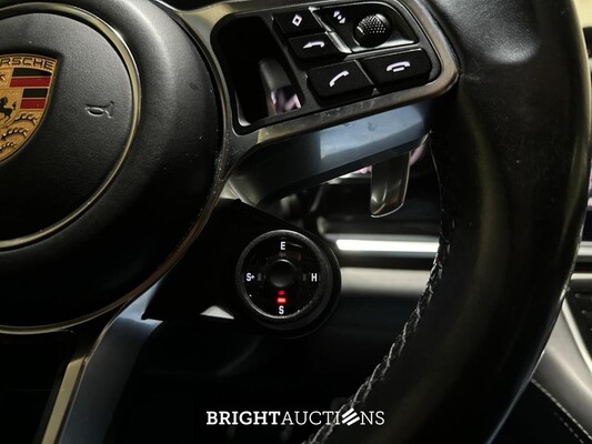 Porsche Panamera Sport Turismo  4 E-Hybrid 2.9 V6 462pk 2018, L-703-KR