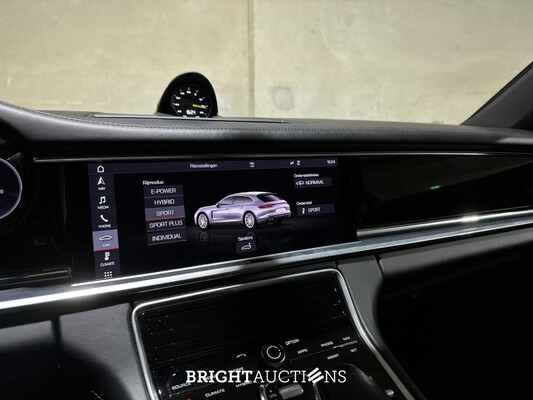 Porsche Panamera Sport Turismo  4 E-Hybrid 2.9 V6 462pk 2018, L-703-KR