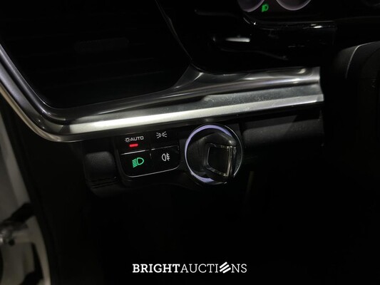 Porsche Panamera Sport Turismo  4 E-Hybrid 2.9 V6 462pk 2018, L-703-KR