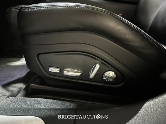 Porsche Panamera Sport Turismo  4 E-Hybrid 2.9 V6 462pk 2018, L-703-KR