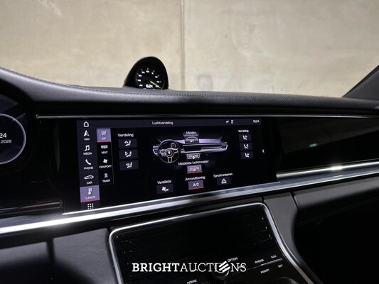 Porsche Panamera Sport Turismo  4 E-Hybrid 2.9 V6 462pk 2018, L-703-KR