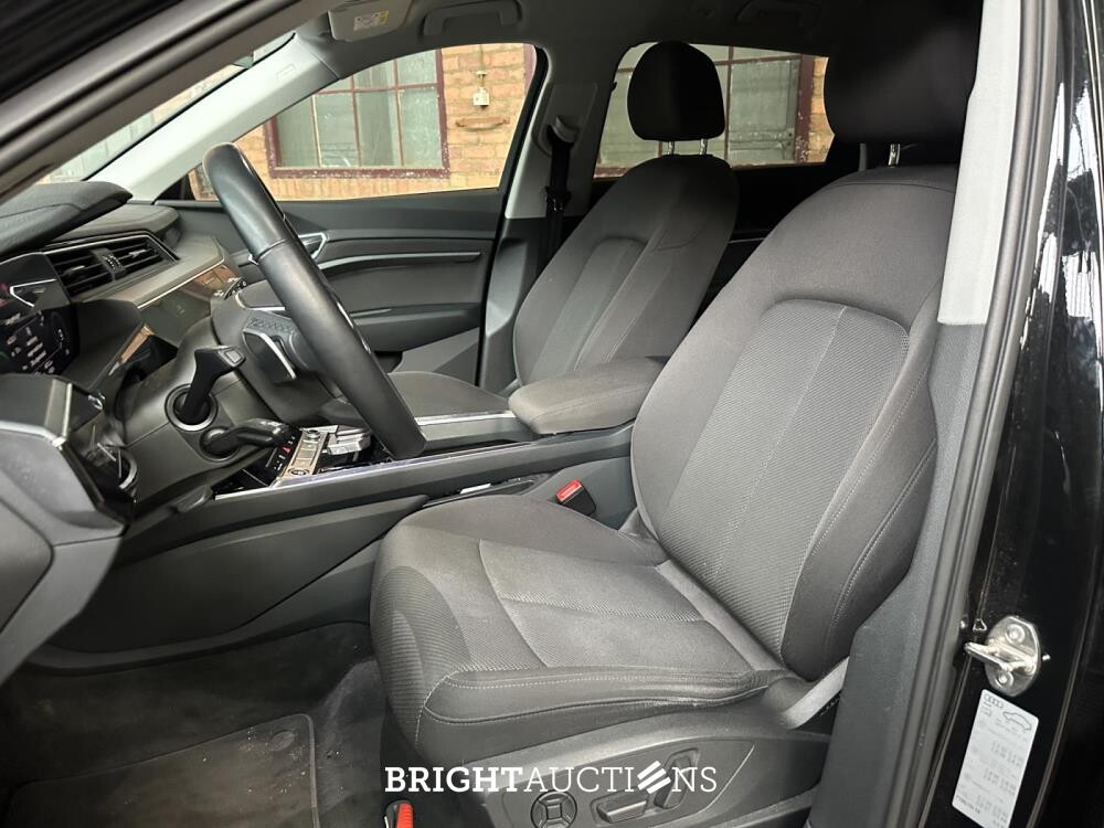 Audi e-tron 50 quattro Business edition 71 kWh 313pk 2020 (Origineel-NL + 1e eigenaar), K-578-JS