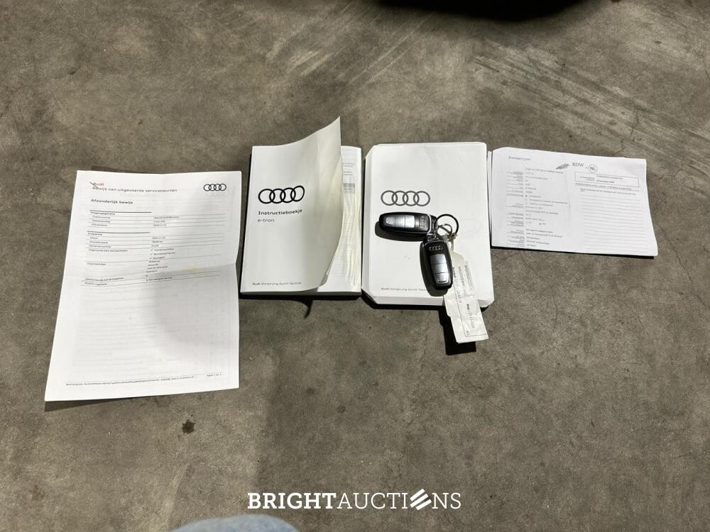 Audi e-tron 55 quattro edition 95 kWh 408pk 2020 (Origineel-NL + 1e eigenaar), K-077-BL
