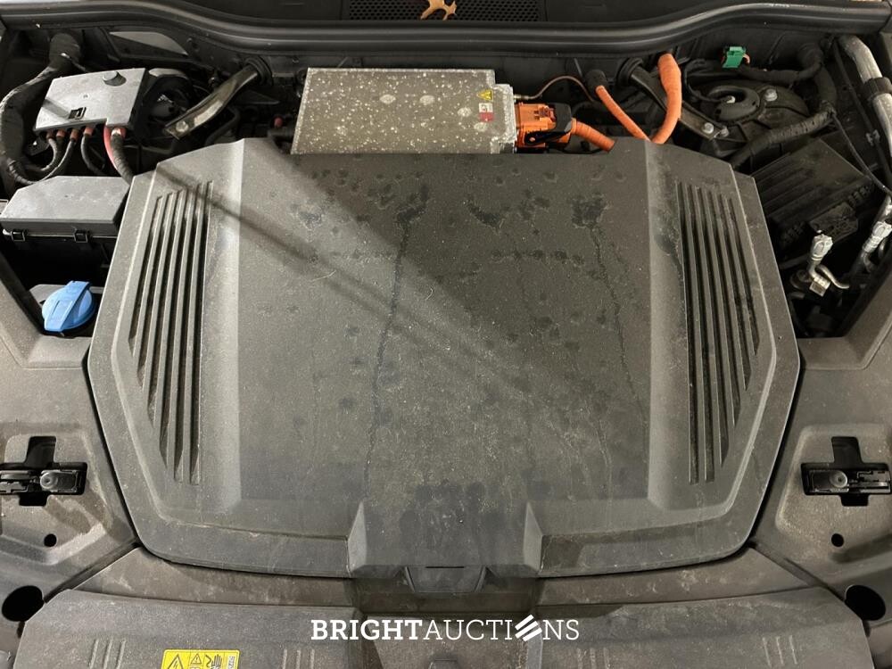 Audi e-tron 55 quattro edition 95 kWh 408pk 2020 (Origineel-NL + 1e eigenaar), K-077-BL