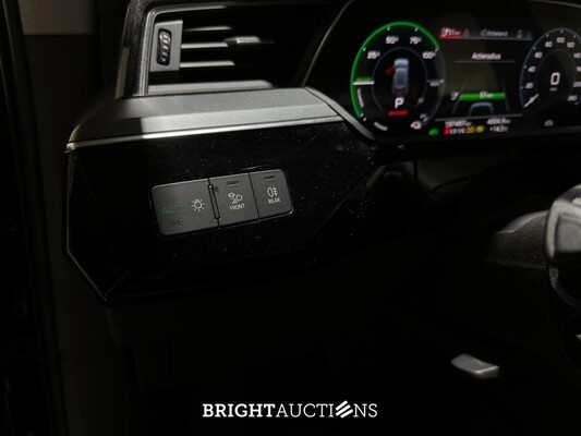 Audi e-tron 55 quattro edition 95 kWh 408pk 2020 (Origineel-NL + 1e eigenaar), K-077-BL